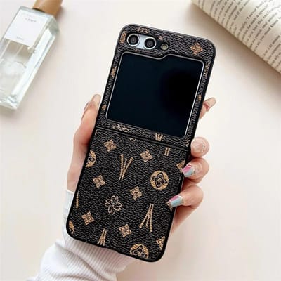 Luxe Retro Patroon Telefoonringen Hoes voor Samsung Galaxy Z Flip 5 4 3 5G Schokbestendig Ketting Armband Achterkant Vrouwen Cover For Z Flip 5 black