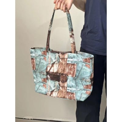 Modieuze en veelzijdige tote tas met contrasterende kleuren, gebruikt in oud design, handgedragen schoudertas voor dames gray