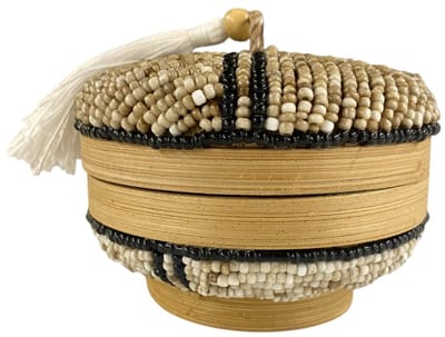 Bamboe Sieradendoosje met Handgemaakte Kralen – Beige/Zwart – Rond Opbergdoosje 10x8 cm – Decoratief Bewaardoosje met Kwastje