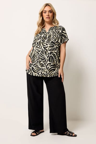 Yours Naturel Bruine Top Met Abstracte Tropische Textuur En Inkeping In De Hals Size 42