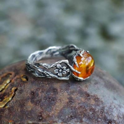 Nieuwe Eenvoudige Mode Trend Retro Barnsteen Steen Damesring Bloemtak Sieraden Straat Niche Feest Feest Vingerring Accessoires 8 gray