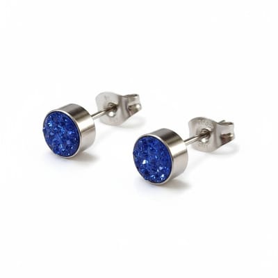 Aramat Jewels | Oorbellen | Zilverkleurige oorstekers met donkerblauw kristal – 6 mm | | | |6mm | Staal | Kinderen, Volwassenen | Verkleurd niet