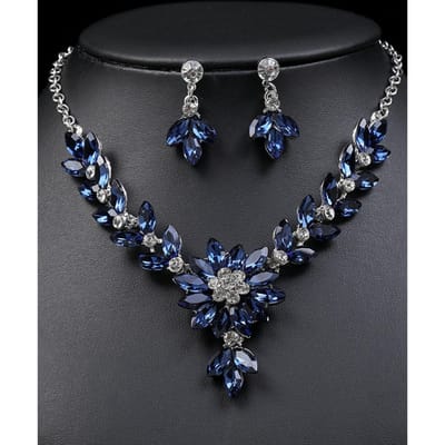Ensemble de bijoux pour femmes à la mode 3 pièces avec collier de fleurs contrastées en cristal, boucles d'oreilles et accessoires de robe de soirée 45cm black