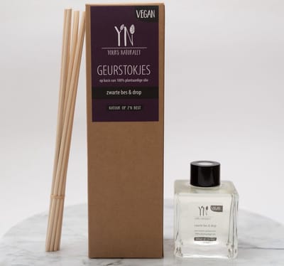 Yours Naturally | zwarte bes en drop 50ml geurstokjes | Vegan | vrij van alcohol en Glycol - Trendy
