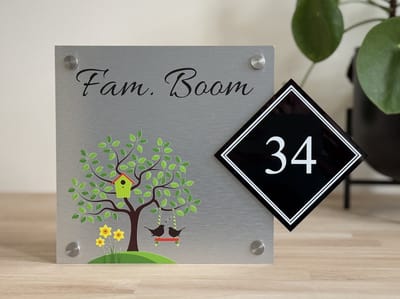 Naambordje / huisnummer voordeur | Boom met vogeltjes | RVS-look | 20x28cm | rvs afstandhouders | Huisnummerbordje