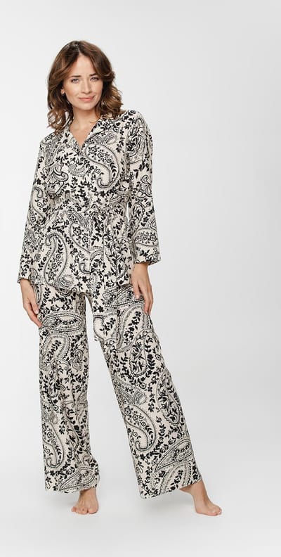 Dames pyjama loungewear set-comfortabele viscose top met riem-wijde broek-stijlvol en veelzijdig-crème-zwart-maat XL