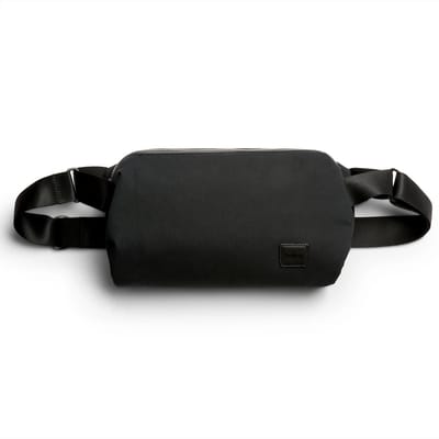 Bellroy Classic Sling 7L – Uitbreidbare opslag voor extra gemak – Gewatteerde achterzak voor veilige bewaring – Tweerichtingsrits voor gemakkelijke toegang - Zwart