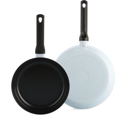 BK Enjoy Keramische Antiaanbak koekenpannenset 2-delig - Ø 24/28cm – PFAS-vrij – Inductie Koekenpan – Ovenbestendig tot 160°C – Vaatwasserbestendig – Snelle opwarming – Koudgrepen - Zonder deksel - Blauw