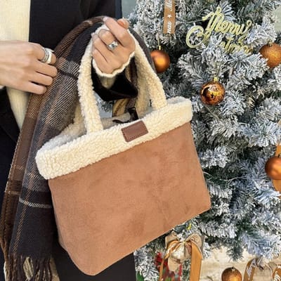 Niche Design Retro Hoornknop Pluche Handgemaakte Groentemand Tas Koreaanse Versie Ins Nieuwe Imitatie Lamsvacht Tote Tas beige