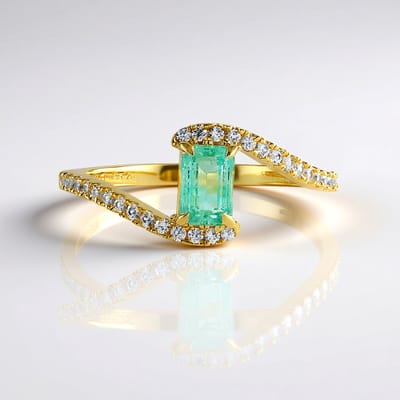 Cavill - 925 Sterling Zilver Geel Verguld - Achthoekige Colombiaanse Smaragd 0,526 ct - Zirkonen Pave - Luxe Ring Dames & Heren