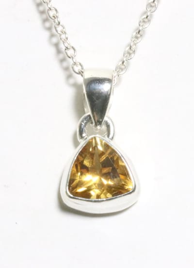 Fijne hoogglans zilveren hanger met citrien aan ketting