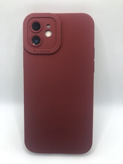 Siliconen hoesje met bescherming rondom Camera/Lens - Geschikt voor iPhone 12 - Bordeaux (Let OP: Past Alleen 12)