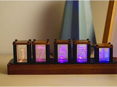 Digitale Nixie glow tube klok – Tafelklok – Verstelbaar – Bouwpakket – LED display - Verschillende kleuren - Regenboog – Vintage, Retro en modern