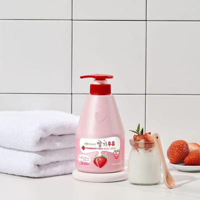Kwalulnara huidvriendelijke sterk hydraterende bodylotion met aardbeiengeur, 1 pak, 560g white