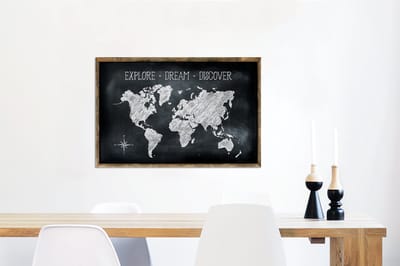 Aluminium schilderij 60x40 cm - Wanddecoratie metaal - Wereldkaart - Krijtbord - Quote - Metalen muurdecoratie woonkamer - Decoratie industrieel - Foto op dibond - Industriële accessoires slaapkamer