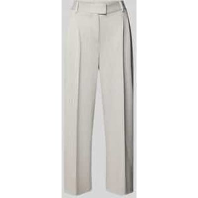 Stoffen broek met achterzakken en persplooien
