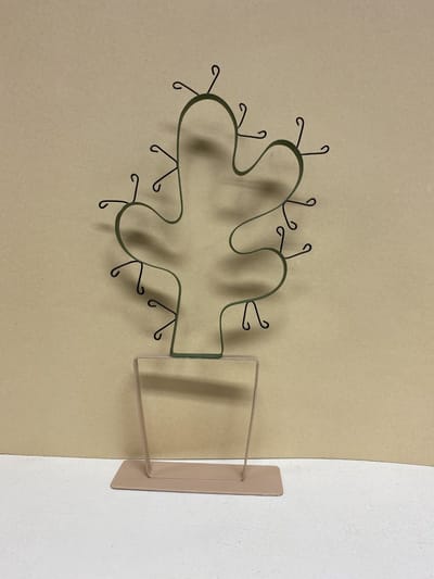 Decoratieve metalen cactus op standaard - groen - hoogte 29x15x4cm - raamornament - woondecoratie