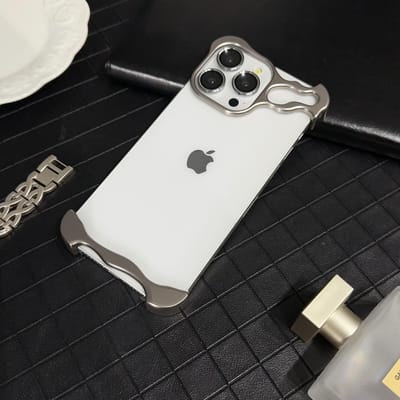 Luxe Metalen Titanium Legering Onregelmatige Telefoon Case Voor iPhone 13 14 15 Pro Max 14 15Plus Alien Aluminium Lens ring Bescherming Cover For iPhone 13&Case & Camera Protector