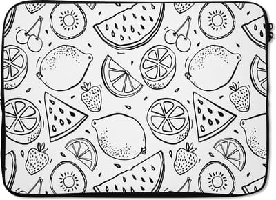 Laptophoes 13 inch - Aardbei - Kiwi - Patronen - Zwart - Wit - Laptop sleeve - Binnenmaat 32x22,5 cm - Zwarte achterkant