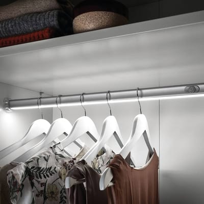 Hera LED-kledingstanglamp met sensor, 100cm
