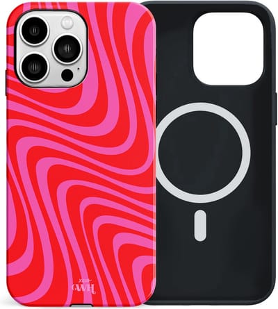 xoxo Wildhearts Berry Much - Double Layer - Hoesje geschikt voor iPhone 16 Pro Max MagSafe case - Siliconen hoesje met golvenprint - Golven - Magnetisch telefoonhoesje - Magneet case - Optimale bescherming - Dubbele beschermlaag - Rood - Roze