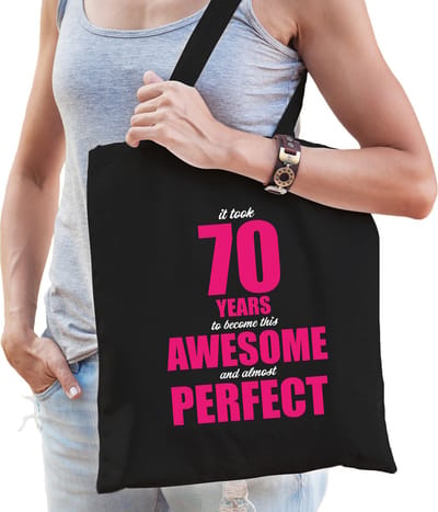 It took 70 years to become this awesome - verjaardag cadeau - tasje - zwart - voor dames