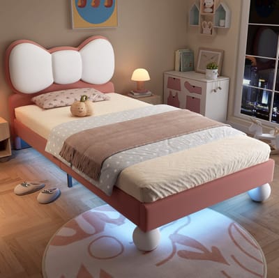 MEUNIQ Kinderbed 90x200 cm met vlindervormig hoofdbord, LED-lichtstrip onder bed, lattenbodem en fluwelen bekleding, eenpersoonsbed voor kinderkamer, roze en beige
