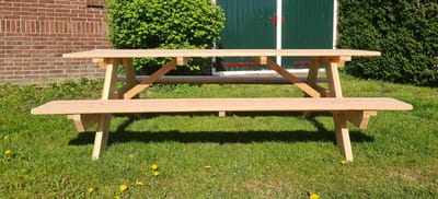 Picknicktafel 10 Personen 250 cm – Douglas Hout – Handgemaakt – Compleet Gemonteerd – Luxe Tuintafel – Geschikt voor Tuin, Terras & Horeca