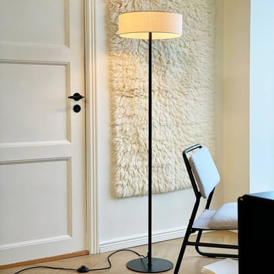 Dyberg Larsen vloerlamp Calix, zwart/naturel, 150 cm