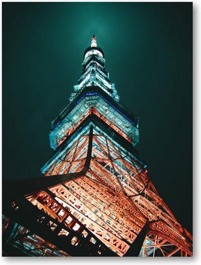 Tokiotoren (Tokyo Tower) at Night - Low Angle - 30x40 Dibond voor Binnen én Buiten -