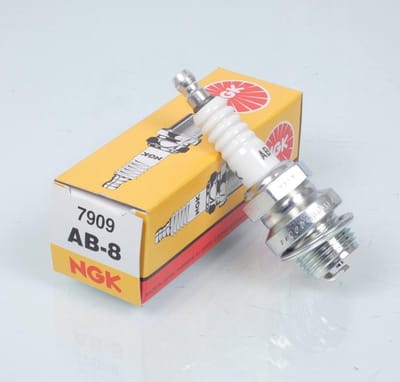 Bougie d'allumage NGK pour moto neige Aktiv 440 A600 1976 à 1979 AB-8 7909 Neuf