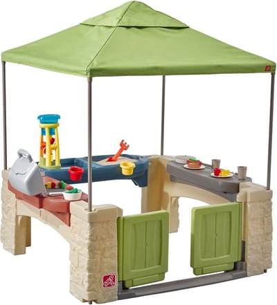 Step2 All Around Playtime Patio with Canopy Speelhuis - Patio van kunststof - Geschikt voor kinderen in Rolstoel en Mindervaliden - Met Speelkeuken & accessoires - Zand en water speelgoed