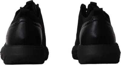 Sneakers met veters