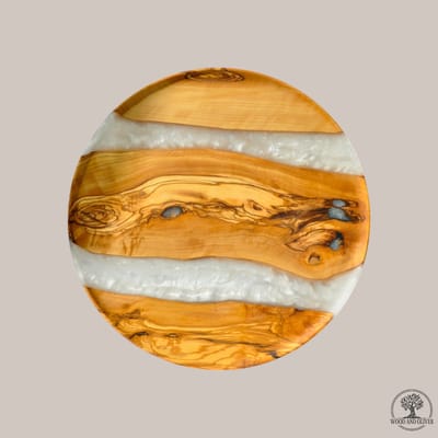 Wood and Olives - Olijfhouten Borrelplank met Epoxy - Handgemaakt - 35 cm - Wit