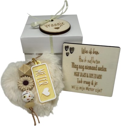 Sleutelhanger Wil je mijn METER zijn? | beige | pompom hartje | meter vragen | meter worden | meter worden | cadeau meter | Doosje met een vraag