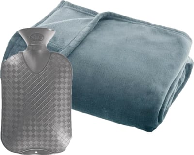 Fleece deken/plaid Blauwgrijs 125 x 150 cm en een warmwater kruik 2 liter