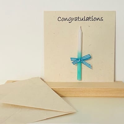 Luna-Leena duurzame wenskaart set met groen kaarsje - “Congratulations” - eco papier - handgemaakt in Nepal - bruiloft - liefde - vriendschap - babyshower - jubileum - kaart met kaars - geboorte - ik denk aan je - gefeliciteerd