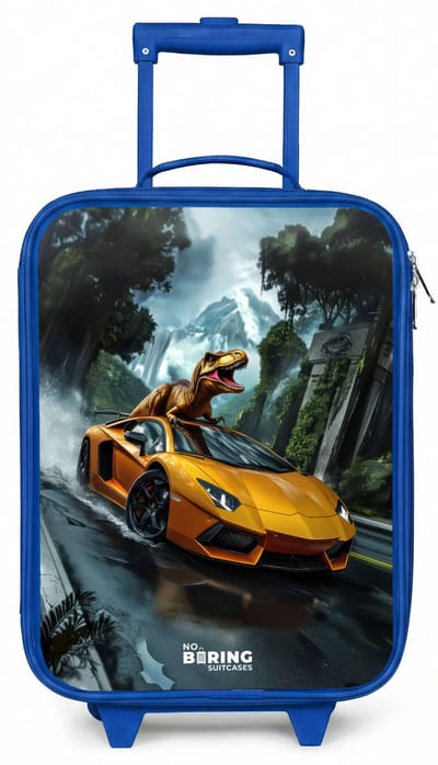 NoBoringSuitcases.com® - Kinderkoffer blauw - Kindertrolley jongen - T-Rex op oranje sportauto in regenachtig woud - Koffer kind lichtgewicht - Reiskoffer trolley voor kinderen - Koffertje met lichtgevende wieltjes - Rolkoffer
