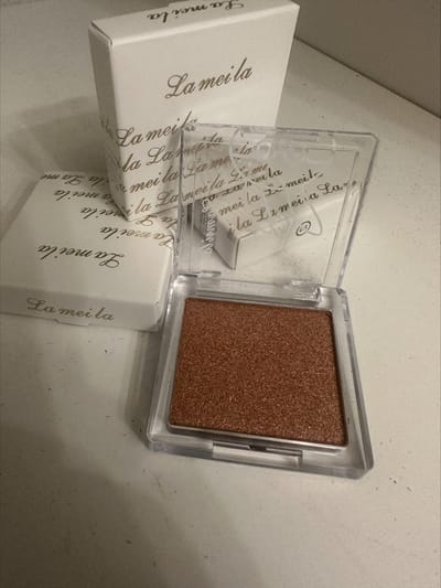 Long lasting shimme Highligth shadow | Make up | Parfum | Moederdag | Verjaardagscadeau| Cadeautje| Valentijnsdag| Kado | sieraden | vaderdag | oorbellen | oorsieraden