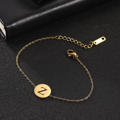 Bracelets à pendentif ronds creux avec lettres de l'alphabet de A à Z, bracelets en acier inoxydable pour hommes et femmes, bijoux tendance pour cadeau de fête (17+5CM) Gold Color&17CM black