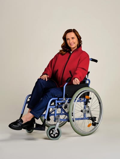 Rolstoeljas zomer | Aangepaste softshell jas | Rolstoeljassen & Rolstoelponcho's | Rood | M