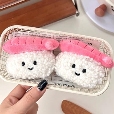 2 Stuks Schattige garnaal Rijst en groenterol pop Veelzijdige rugzakhanger Cartoon sushi pop Sleutelhanger Plush pink
