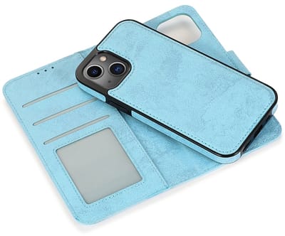 geschikt voor iPhone 14 Plus 2-in-1 Hoesje met Magnetische Backcover - Telefoonhoesje met vakjes voor pasjes - Inclusief polsbandje - Mobiq Magnetische 2-in-1 Wallet Case geschikt voor iPhone 14 Plus lichtblauw