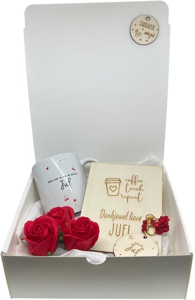 Geschenkbox Juf | Rood | MOK | kersjes | zeepbloemen | liefste juf | einde schooljaar | kleine attentie | de liefste ben jij | topper | cadeau | liefste Juf | juffencadeau