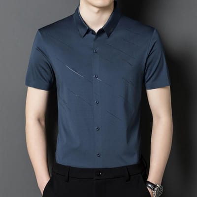 Kort Mouw Naadloos Shirt Zomer Middelbare Leeftijd Zakelijk Vrije Tijd Dun Los Shirt Papa Mode 4XL blue
