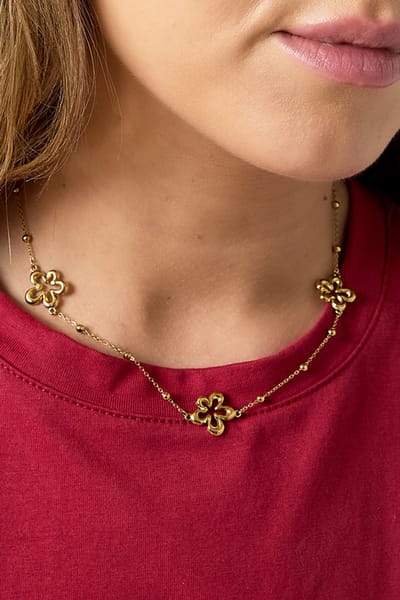 Ketting met koraalvormige bloemen