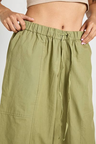 boohoo Dames Petite Poplin Broek Met Trekkoord En Barrel Pijpen | Kaki | Maat: 38
