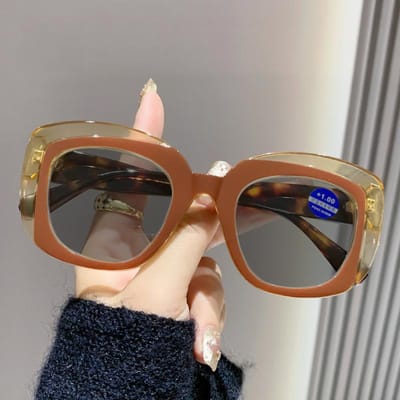 Dernières Lunettes de Myopie Mode Personnalisées à Monture Épaisse pour Femmes Lunettes Neutres d'Extérieur Haute Qualité Anti Lumière Bleue -3.5