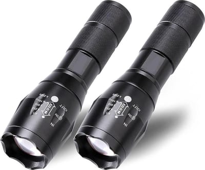 MMOBIEL 2x LED Zaklamp Survival Gear - Militaire Zaklamp op Batterijen – 1000 Lumen - Waterdicht & Waterbestendig IP55 – Zoomfunctie – Noodlamp – Ideaal voor Noodpakket