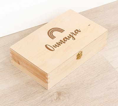 Houten kistje 'Oumayra' Regenboog - Tekenkist - Herinneringsdoos - Kraamcadeau - Knutseldoos - Memorybox - Baby - Geboorte